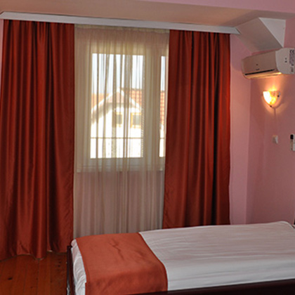 Single room Hotel Satelit thumb